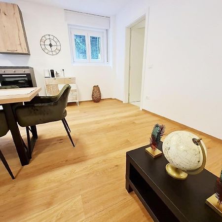 Apartment Palermo - Very Cosy, Calm And Close To The City Centre 볼차노 외부 사진